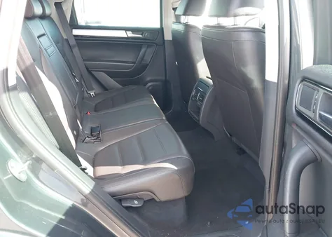 2014 Volkswagen Touareg 3.6L Sport from USA, damaged, VIN WVGEF9BP3ED006664